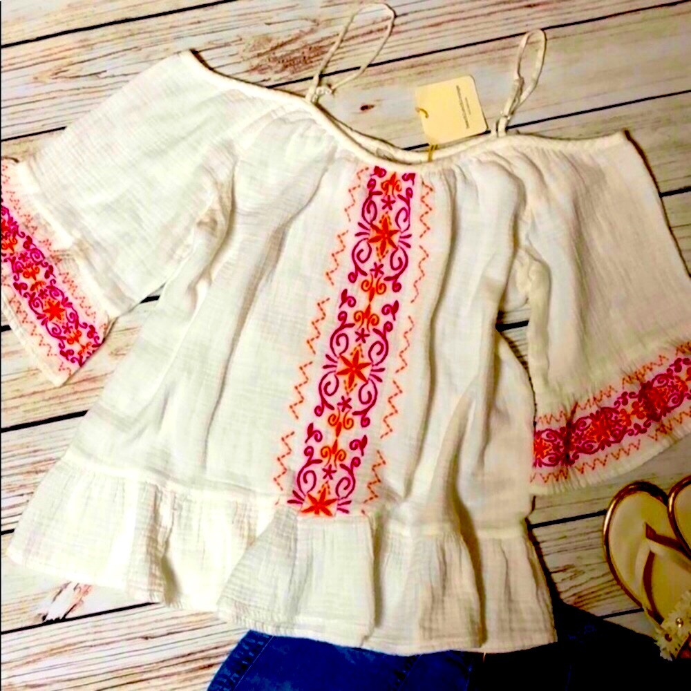NWT Ruffled Boho White Cotton Lightweight Pullover Top